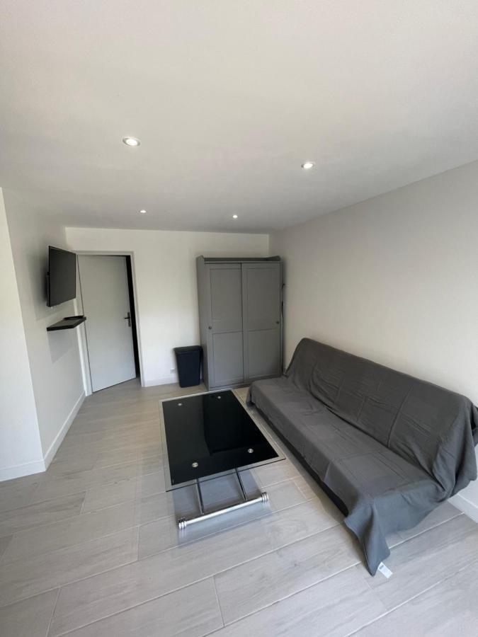 Studio En Bas De Villa Avec Piscine Proche Bord De Mer Cagnes-sur-Mer Exterior foto